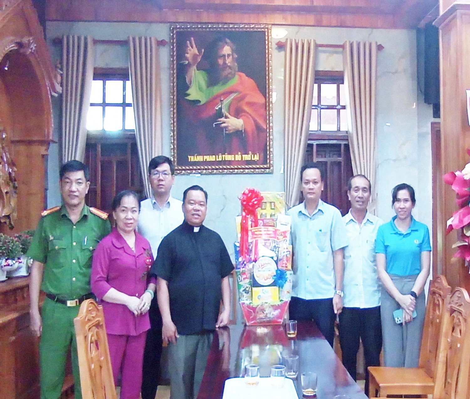 PHƯỜNG PHÚ THỊNH THĂM VÀ CHÚC MỪNG LỄ GIÁNG SINH  NĂM 2024
